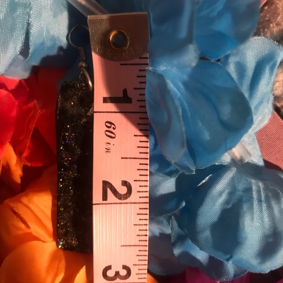 🖤 Handmade Earrings 🖤 - Picture 4 of 4